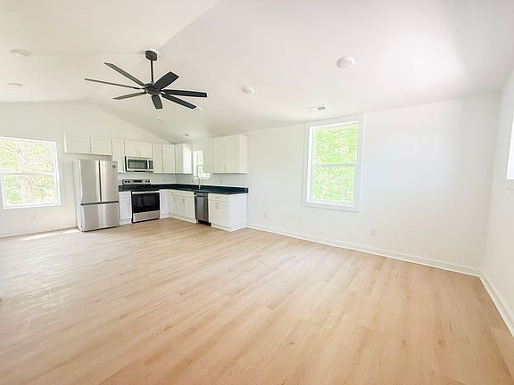 2nd image of 2519 Cherry Rd
