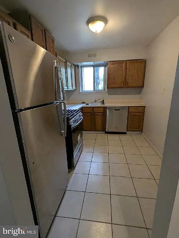 1 bed, 1.0 bath, 759 sqft, $1,650 — Photo 2