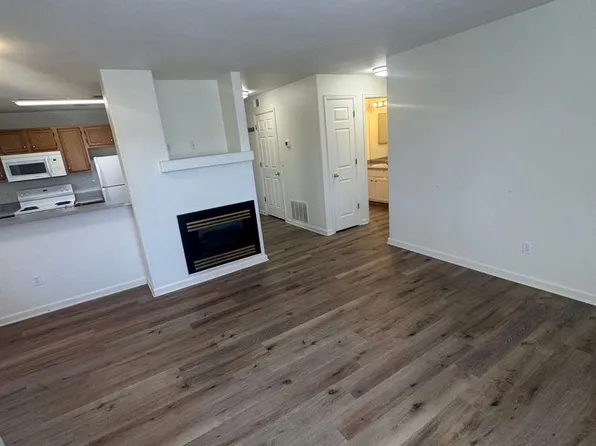 Highline Pointe Apts., 6600 S Vine St APT 203, Littleton, CO 80121