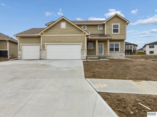 6221 N 210th St, Elkhorn, NE 68022
