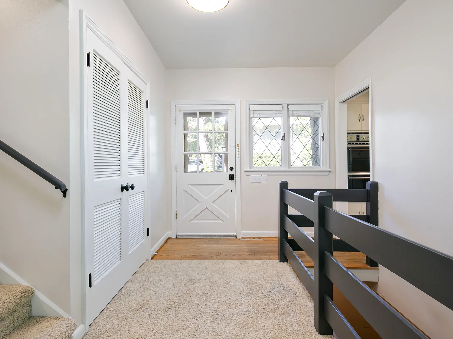 2 bed, 1000 sqft, $1,600 — Photo 2