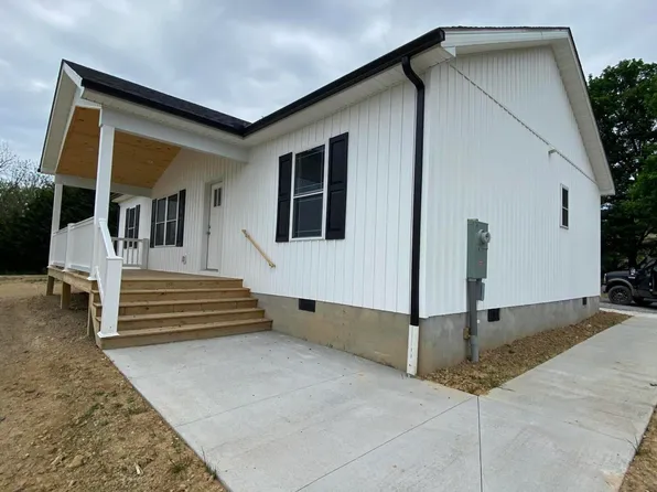 153 Lillians Way, White Sulphur Springs, WV 24986