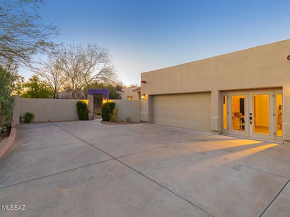 3rd image of 5073 N Pueblo Villas Dr