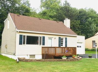 853 E Circle Dr, Vestal, NY 13850
