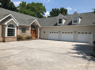 2004 Cordgrass Rd, Hampstead, NC 28443