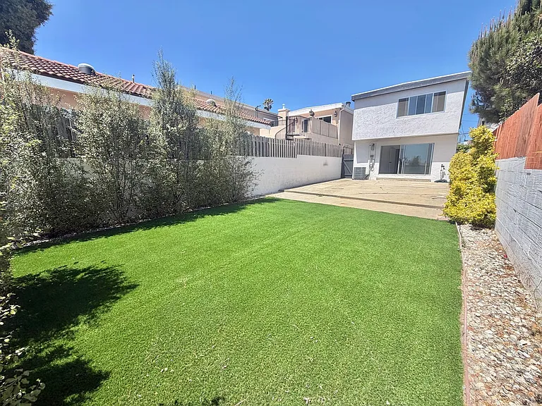 408 Larsson St — Photo 29