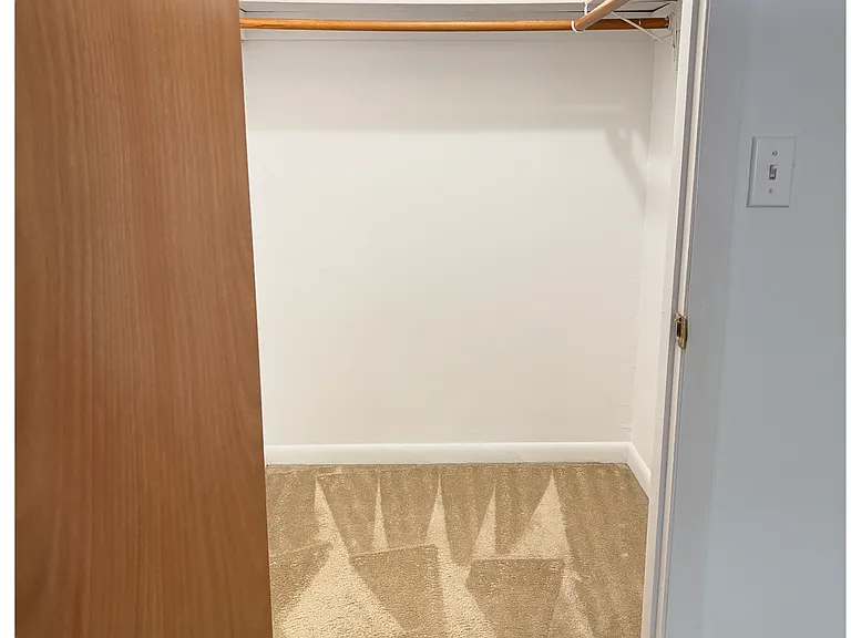 Lexington St Apartments — Photo 43
