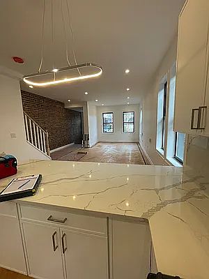 5th image of 2443 Hering Ave