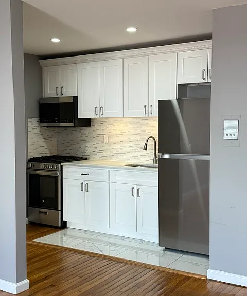 133 33rd St #2B — Photo 5