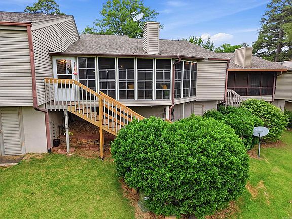 2nd image of 601 Woodlawn Dr APT 30