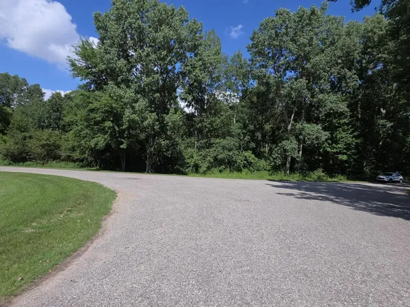 Stonegate Dr, Lapeer, MI 48446