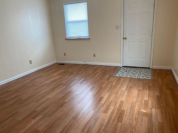 3rd image of 4036 Schiller Pl