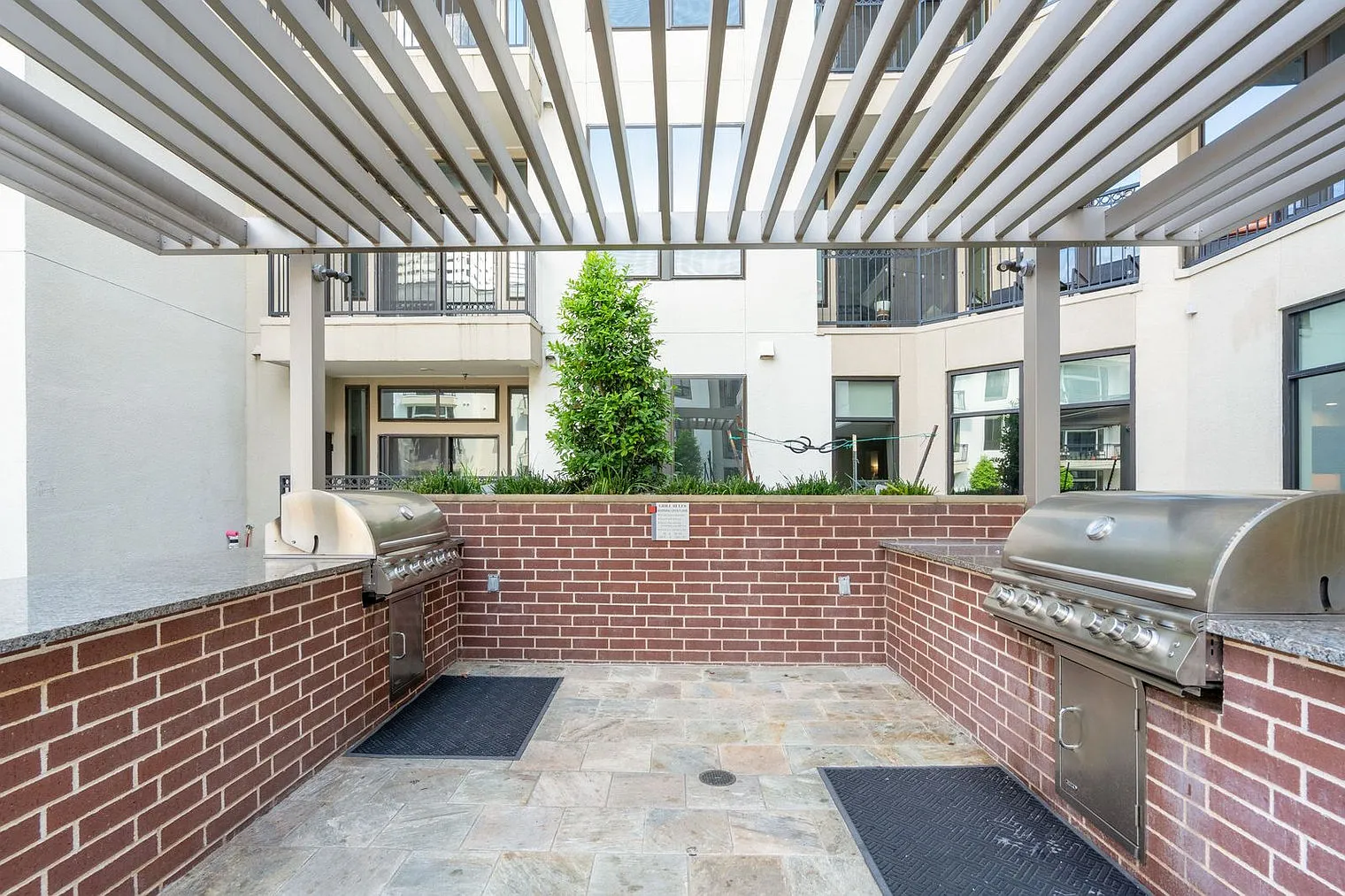 1 bed, 1.0 bath, 785 sqft, $3,780 — Photo 3