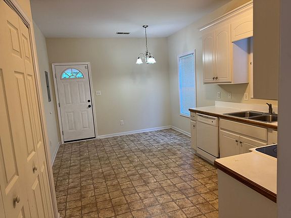 4th image of 1203 Stoneridge Ln