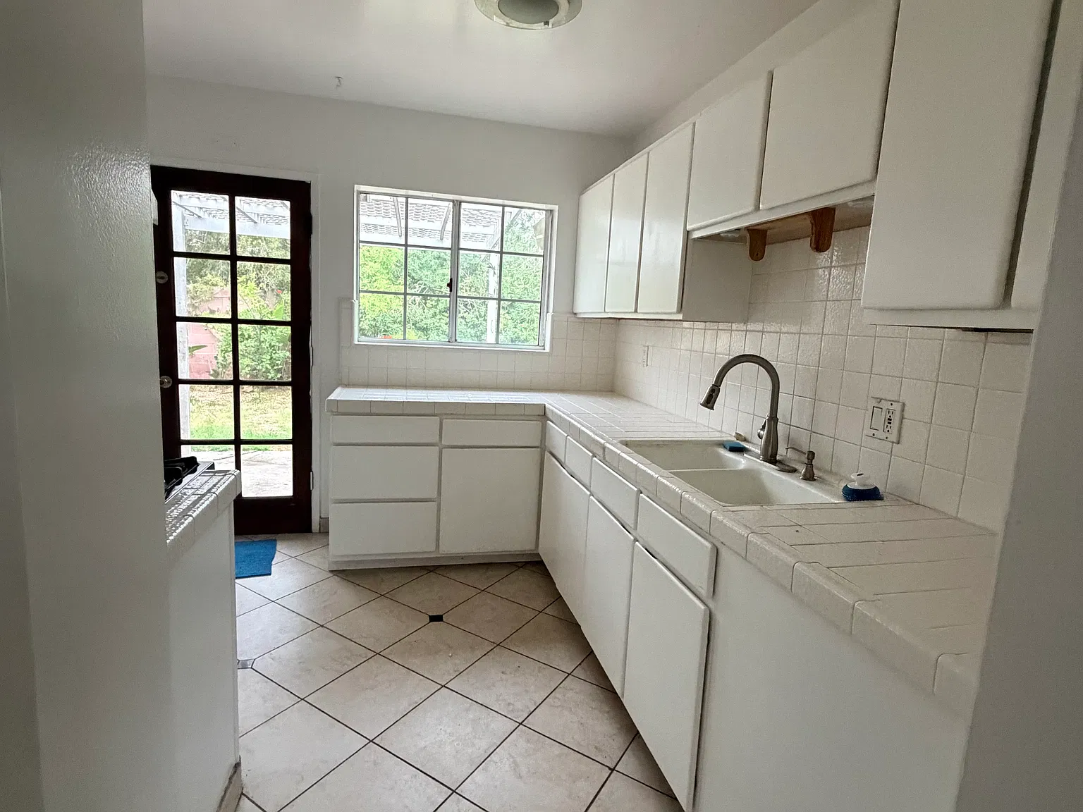 3 bed, 1114 sqft, $4,700 — Photo 3