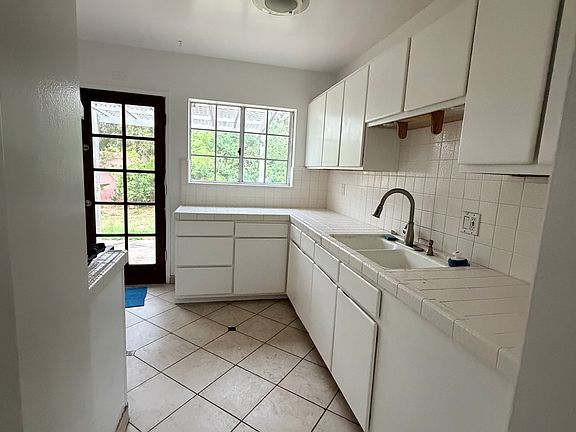 3rd image of 2105 Havemeyer Ln
