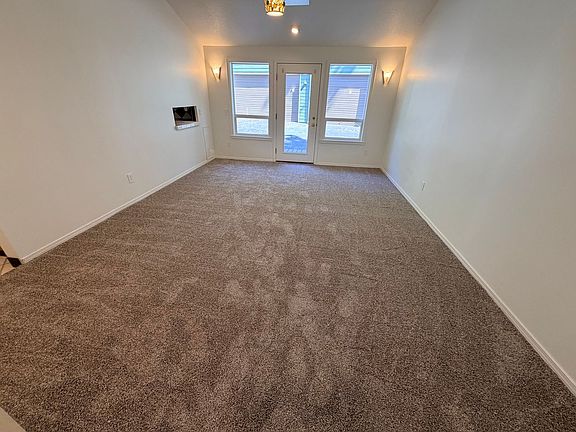 5th image of 9938 SW Terwilliger Blvd