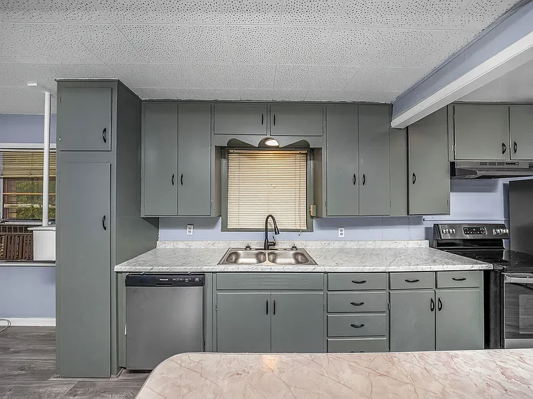 1416 NW 23rd St — Photo 12