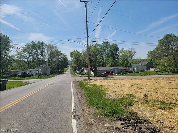 3rd image of 10013 W Old Lincoln Way