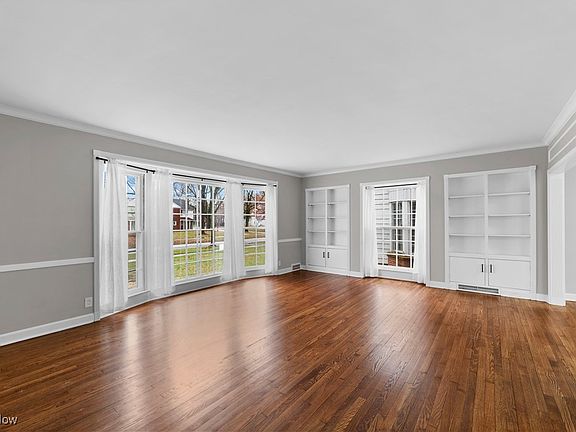4th image of 19020 Lomond Blvd