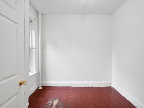 3rd image of 320 E 49th St APT 65