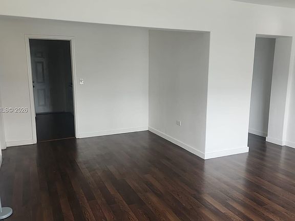 5th image of 428 NE 82nd St APT 4E
