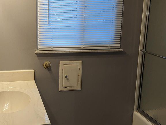 4th image of 6669 Crenshaw Dr