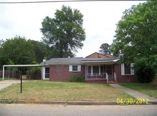 801 Willow Dr, Longview, TX 75602