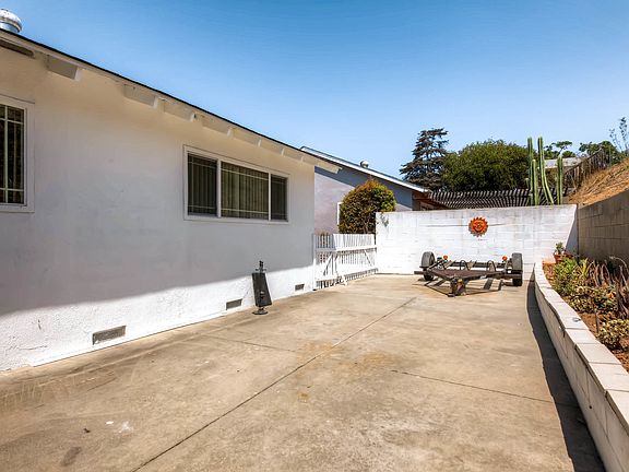 3rd image of 601 Galaxy Dr