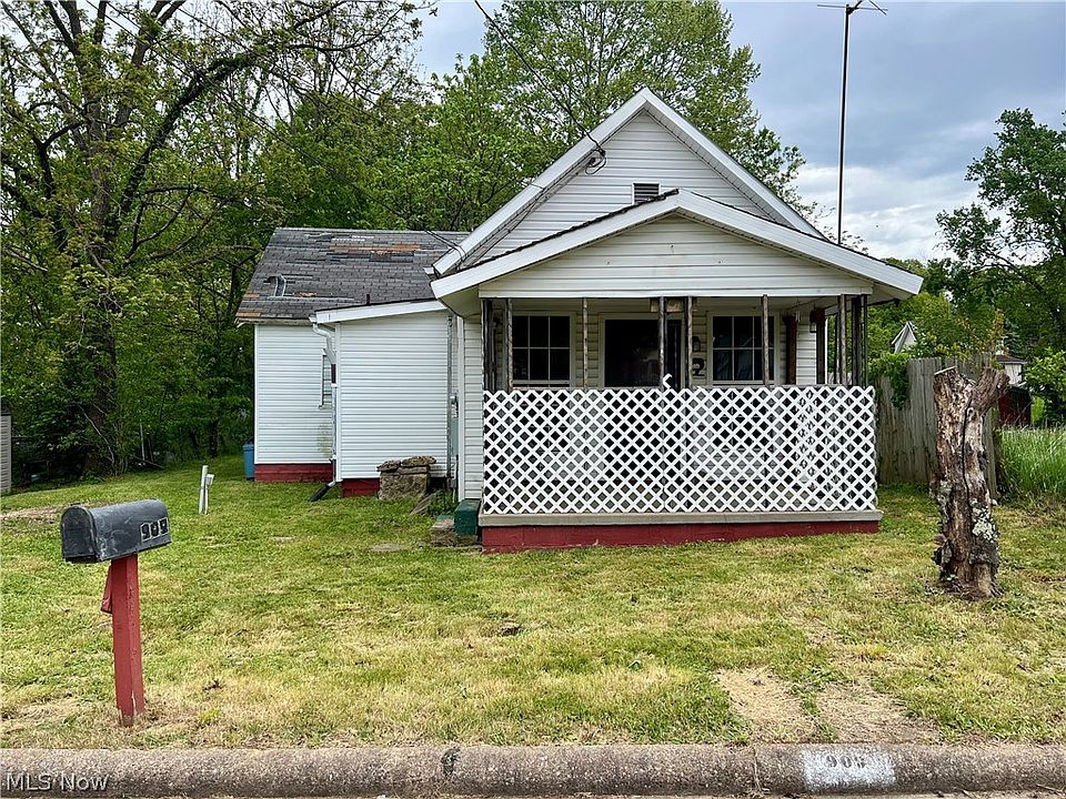 2nd image of 909 Lenore St