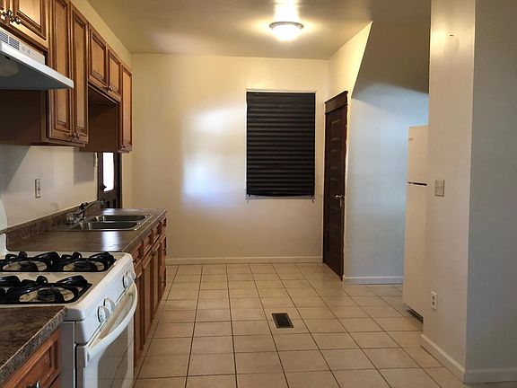 3rd image of 3015 Holland St