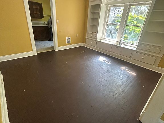 5th image of 7614 Star Ave #Up