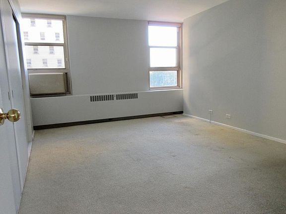 5th image of 3950 N Lake Shore Dr APT 426