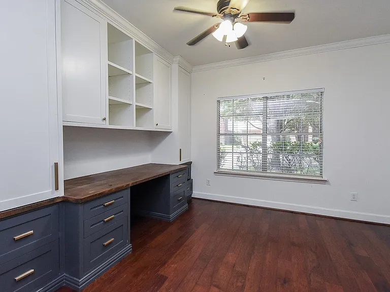 16915 Locust Springs Dr — Photo 7