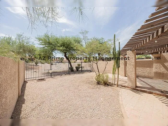 1650 N Ventura Ln — Photo 31