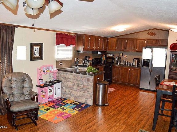 3rd image of 112 Young St #7