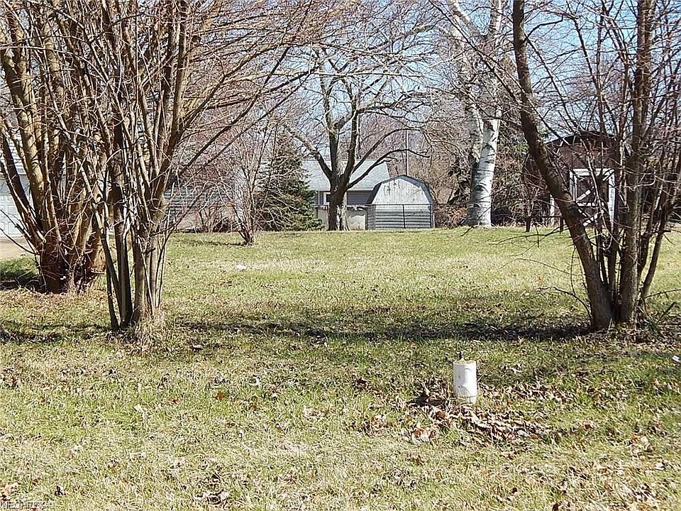 2nd image of 969 Warwick Dr
