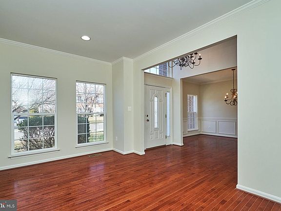 4th image of 708 Holly Crest Dr