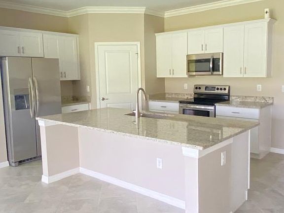 3rd image of 2501 Gardenia Ave