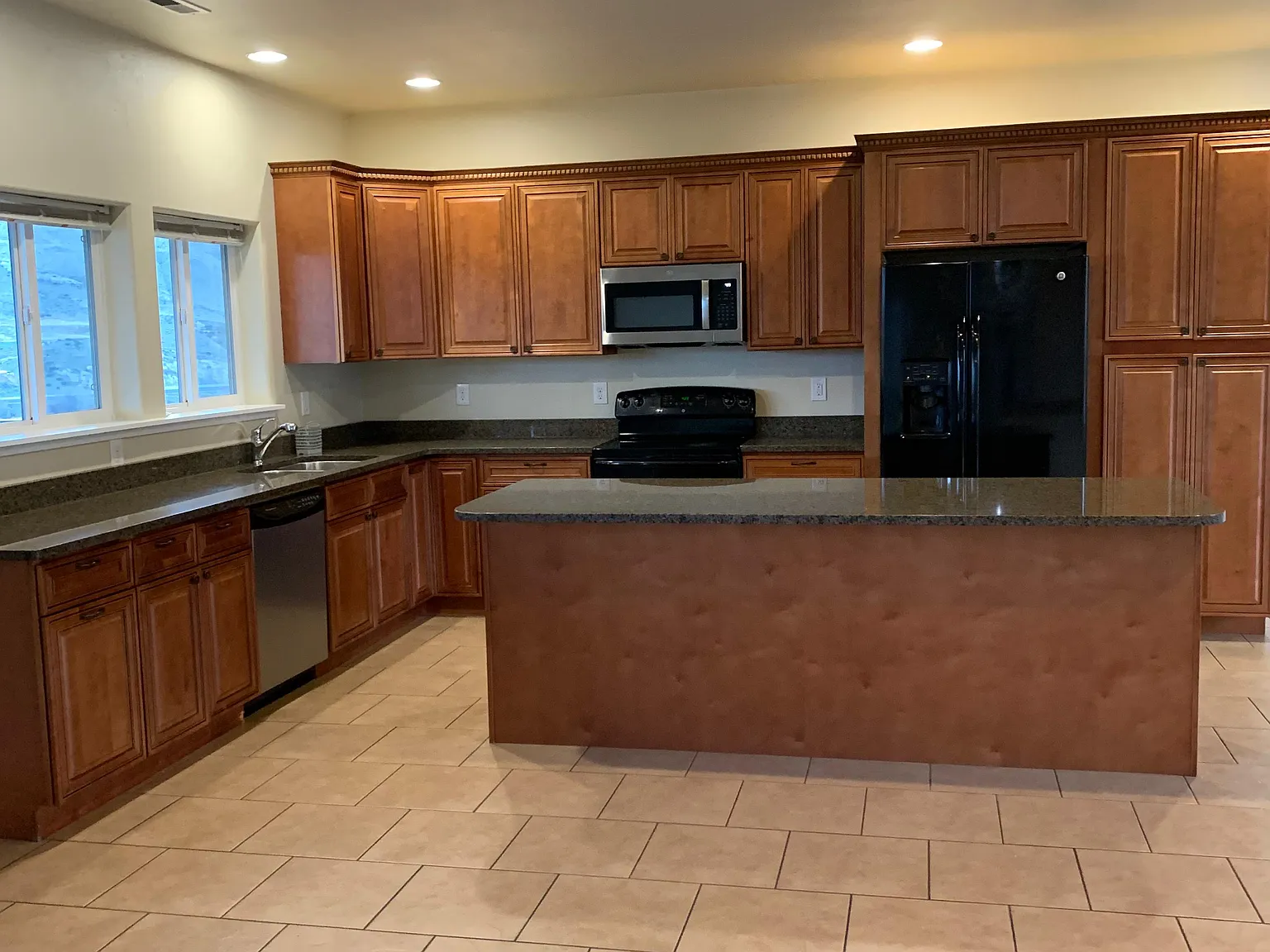 900 Rock Island Rd — Photo 1