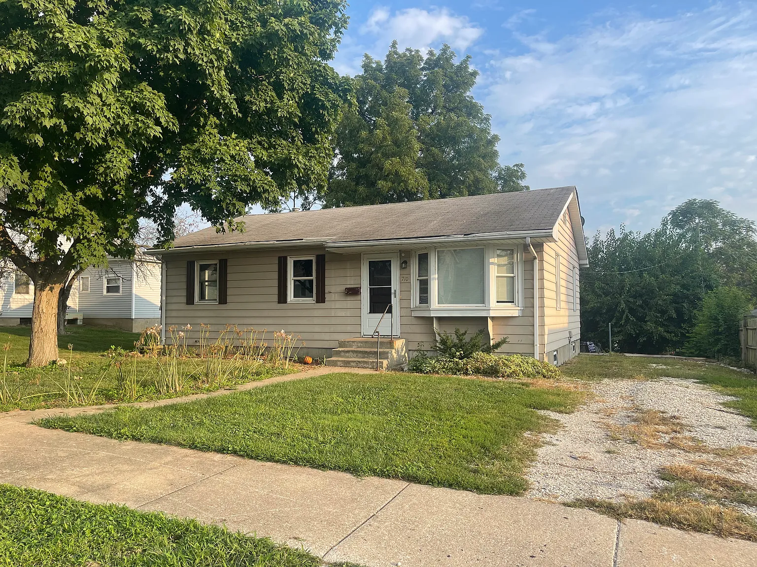 710 Van Buren St — Photo 1