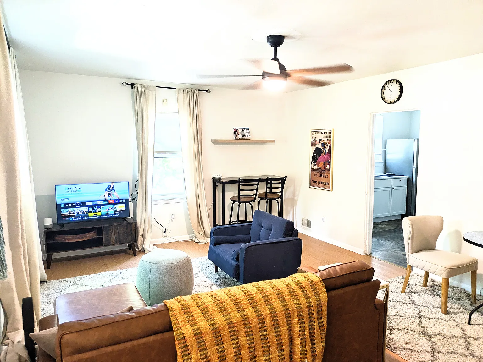 2 bed, 950 sqft, $1,850 — Photo 4