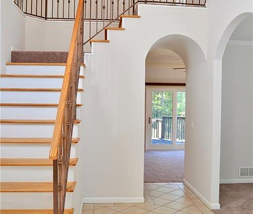 4th image of 3347 Chinaberry Ln