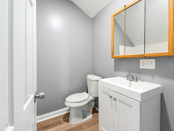 4th image of 3549 E 105th St