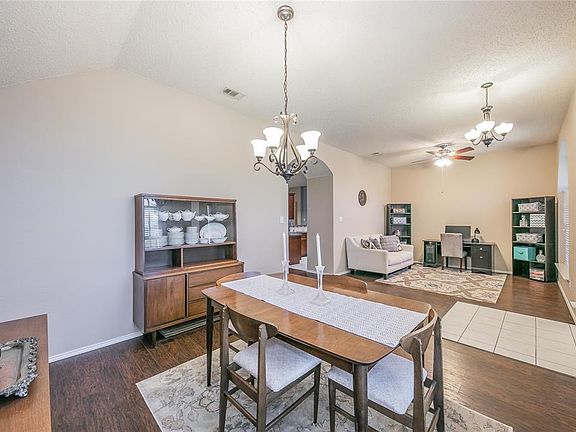 5th image of 5824 Robins Way