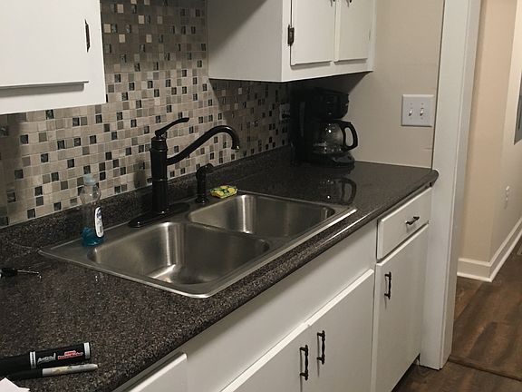 3rd image of 445 Virginia St