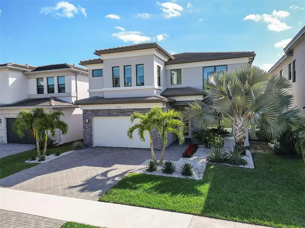 8232 Wildwood Lakes Drive, Boca Raton, FL 33496