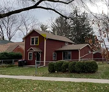 4 bed, 1048 sqft, $2,808 — Photo 1