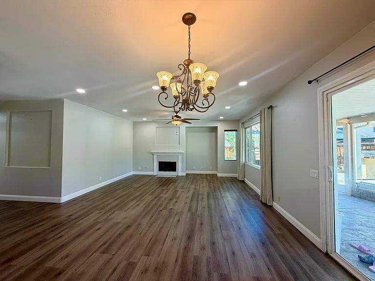 37121 Edgemont Dr — Photo 26