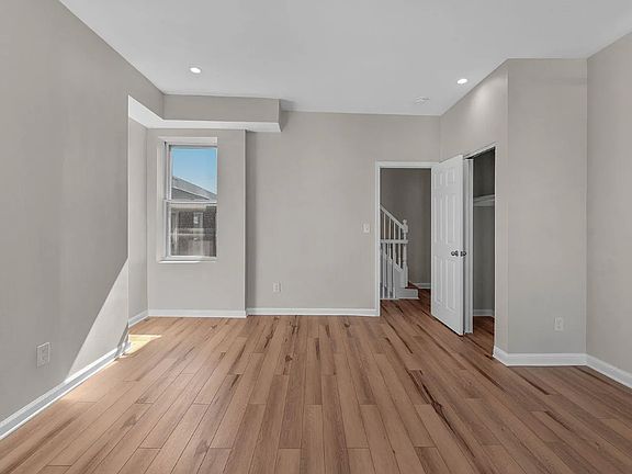5th image of 121 N Patterson Park Ave